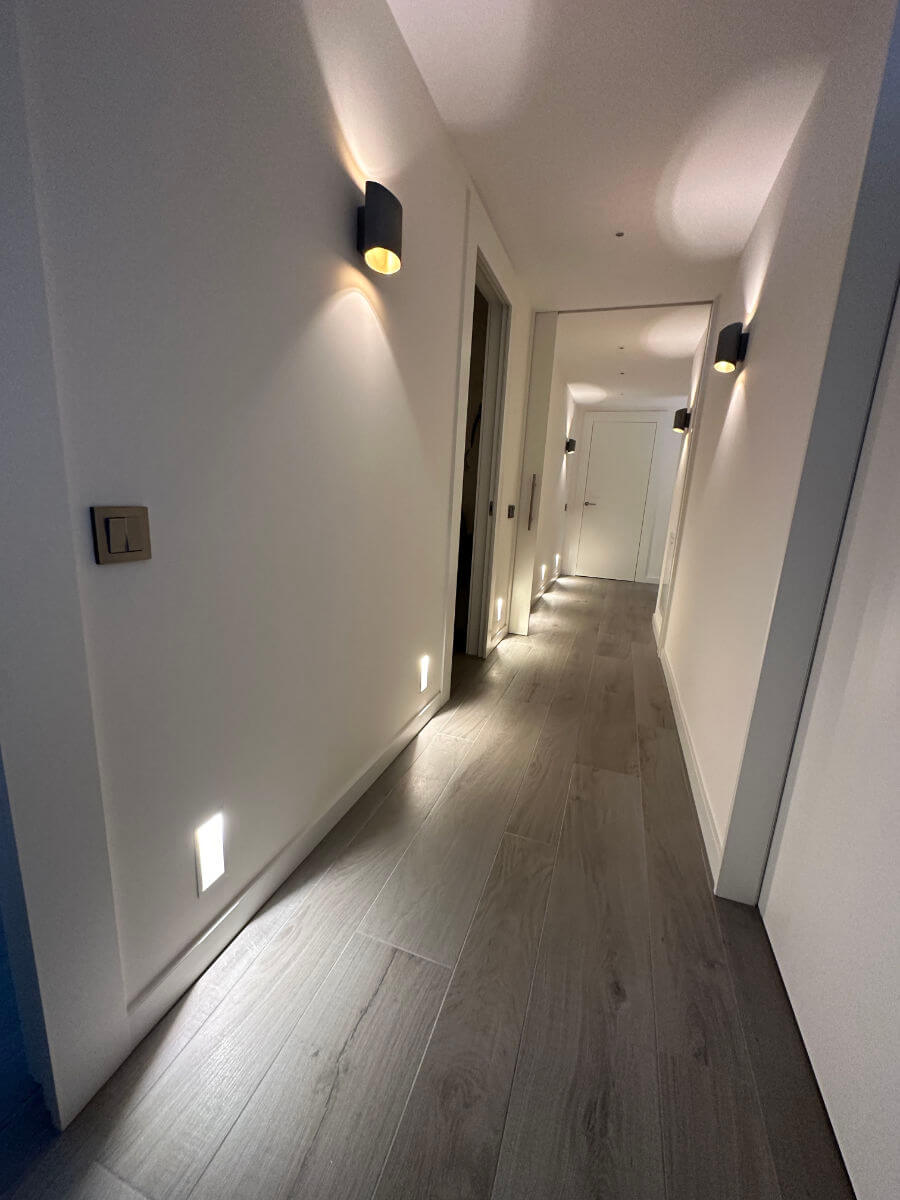 modern-hallway-wall-and-floor-lights-palm-solutions-barcelona