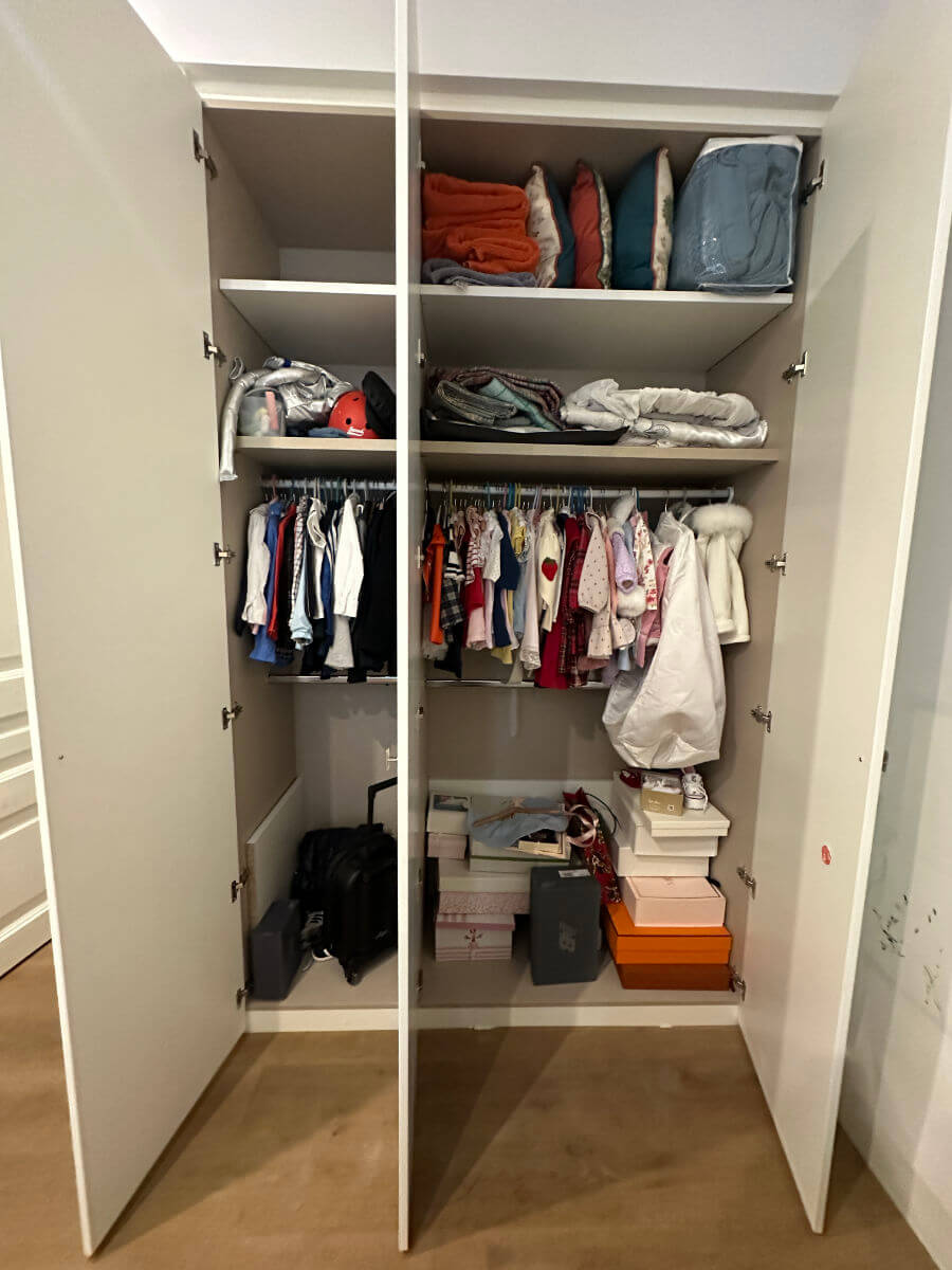 open-wardrobe-kids-clothes-boxes-palm-solutions-barcelona