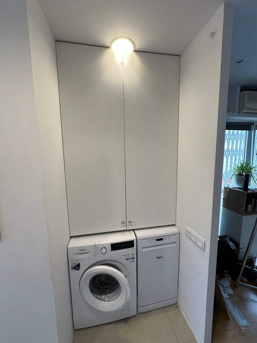 washer-and-dryer-under-wall-cabinet-palm-solutions-barcelona